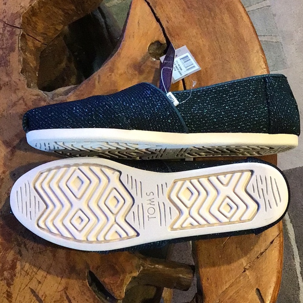 Toms - Picture 5 of 5